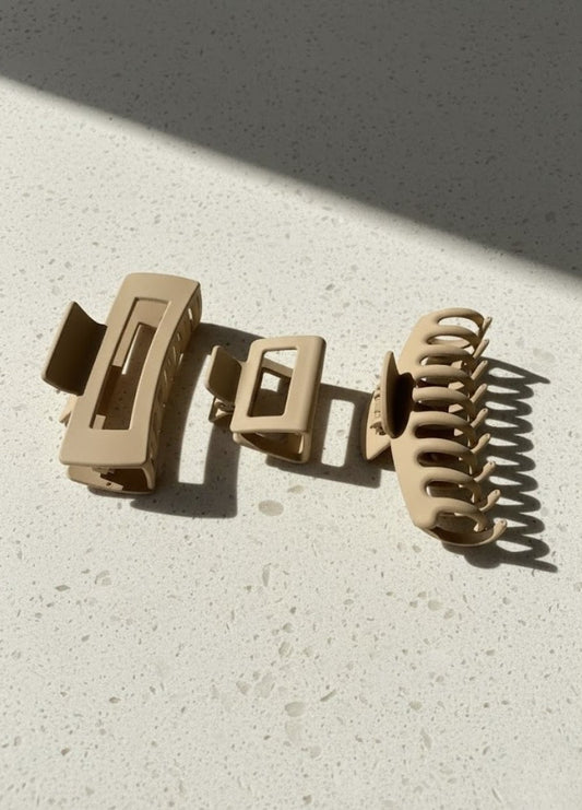 YUNA Hub Land hair clip brown with matte brown finish