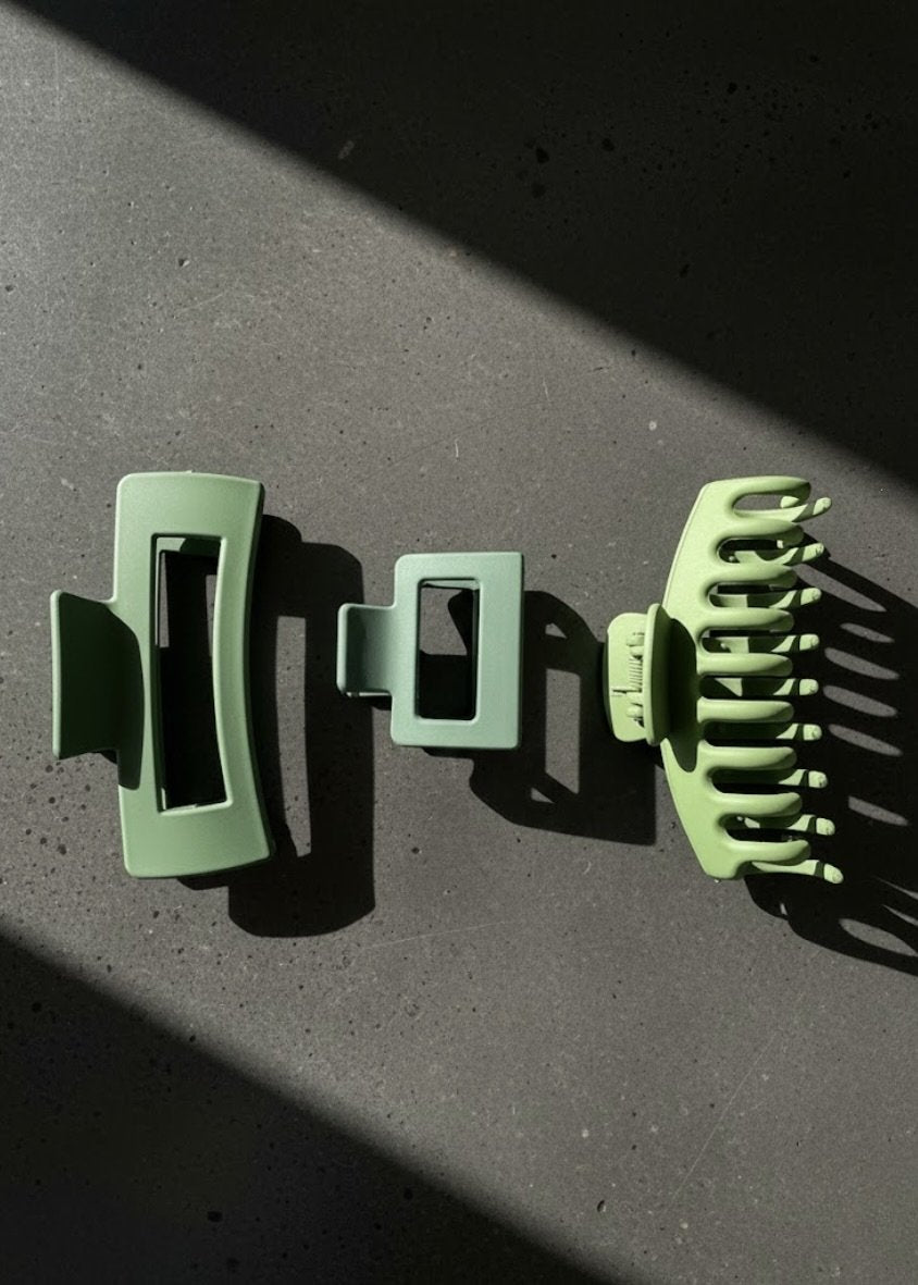 Hub Forest minimal hair clip green – front view