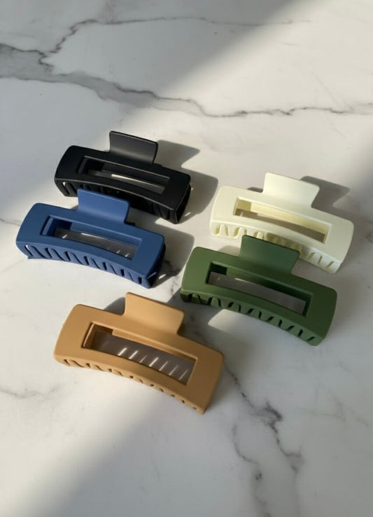 Form Clip by YUNA – claw hair clip minimal sculptural design