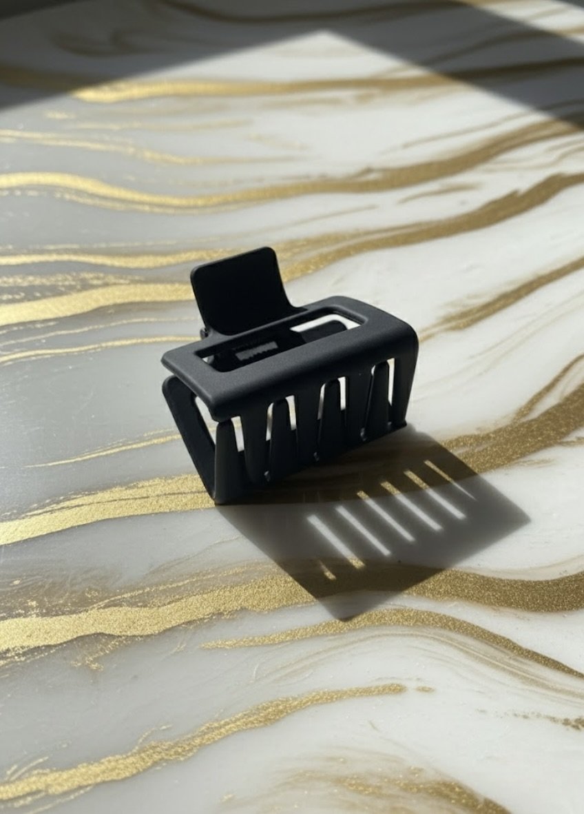 Detail shot of Form Mini – minimalist small hair accessory