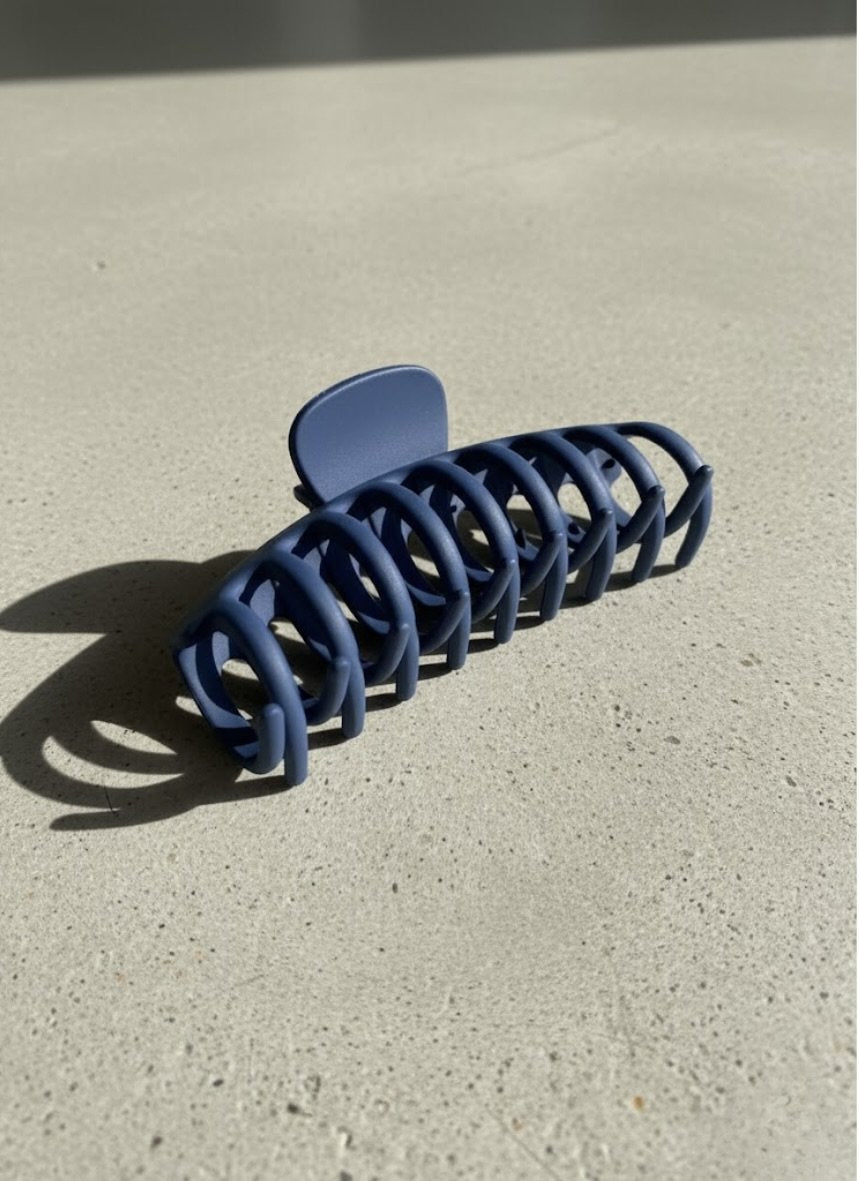 Sculptural detail of Form Clamp hair clip – strong matte finish