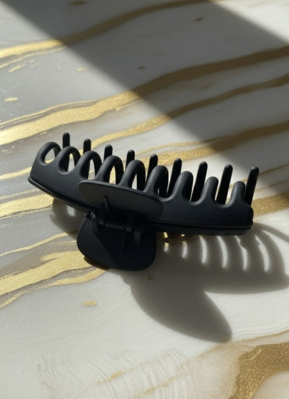 Detail of Hub Dark hair clip black clasp by YUNA