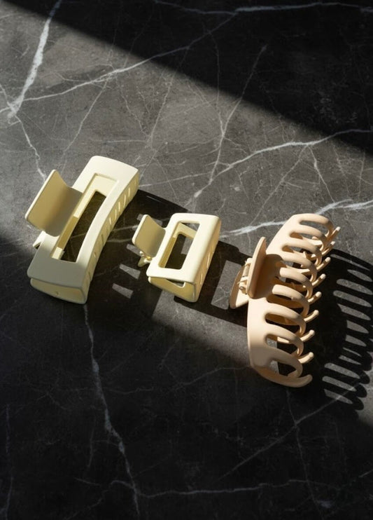 YUNA Hub Beige hair clip beige with soft matte finish